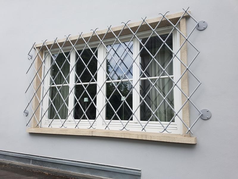 Fenstergitter – sichtbarer Einbruchschutz - Sicherheitsgitter für Fenster